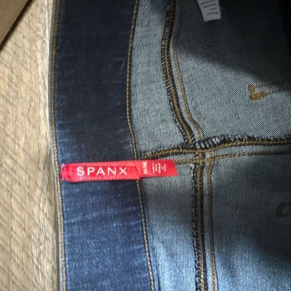 Spanx Distressed Ankle Skinny Jeans, Medium Wash Pull On Size Medium - Picture 14 of 16